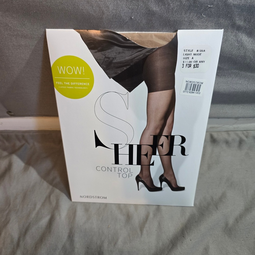 Nordstrom Sheer Control Top Pantyhose Womens Size A Light Nude 20 Denier 8135A